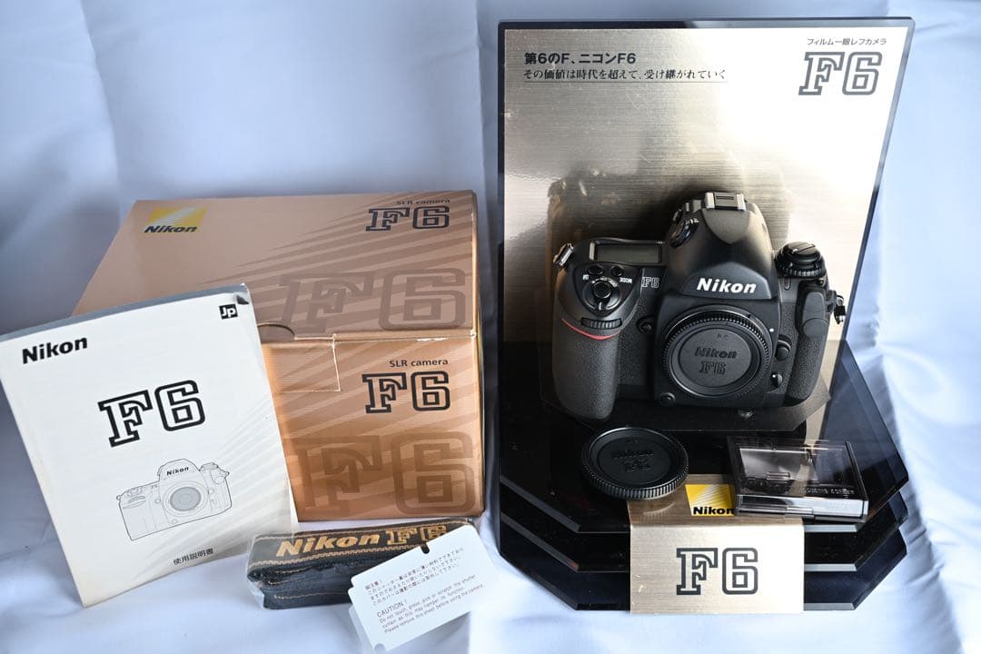 Nikon F6 スプリットスクリーン・展示台付きコレクション級　26000番台