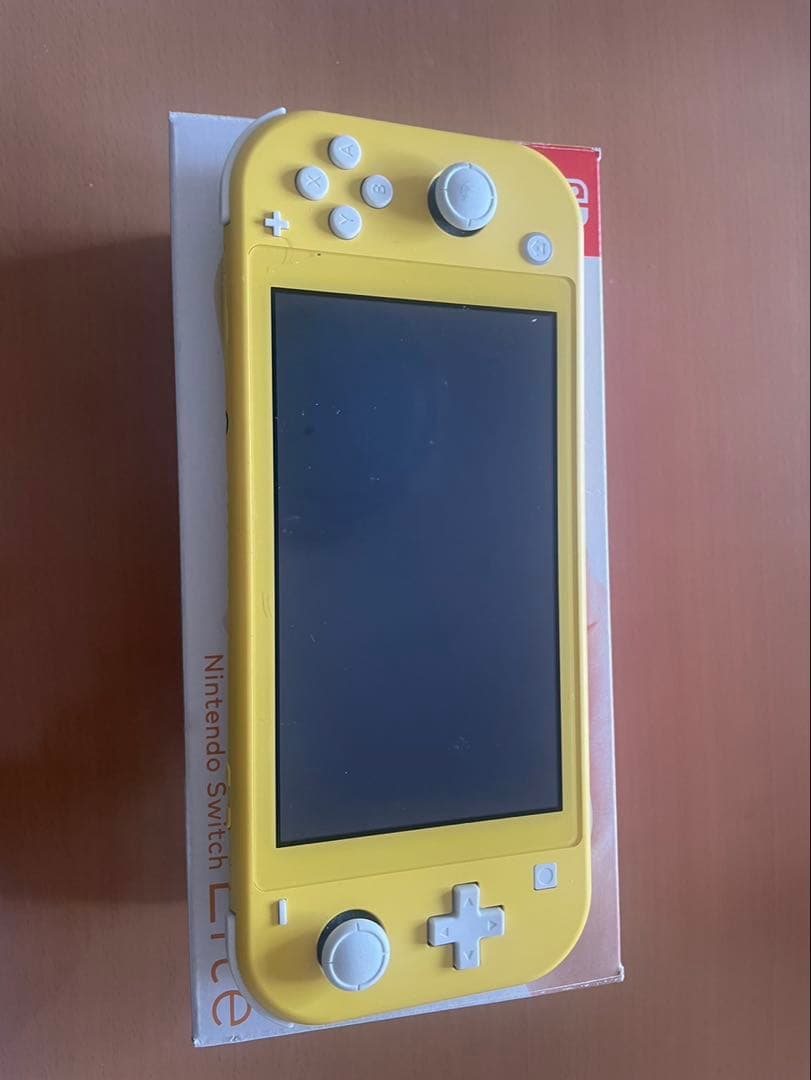 Nintendo Switch Lite イエロー 本体 + ゲームカード