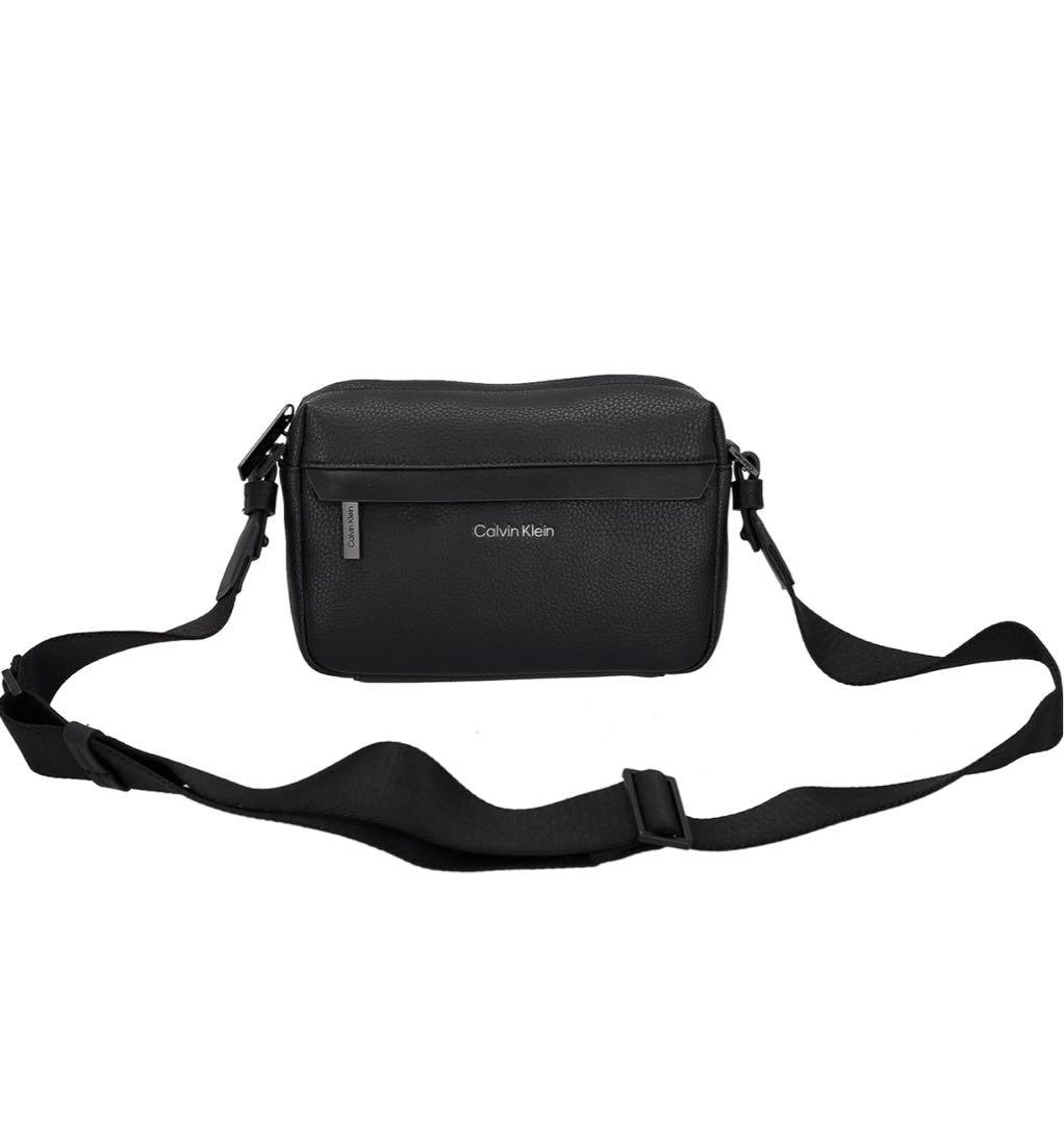   ブラックショルダーバッグ