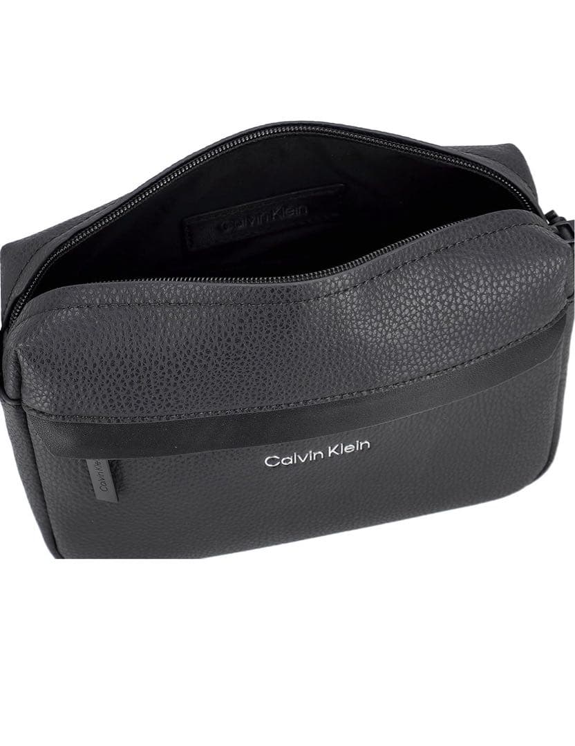   ブラックショルダーバッグ