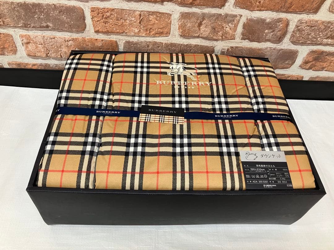 新品未使用 BURBERRY ノバチェック ダウンケット 西川産業