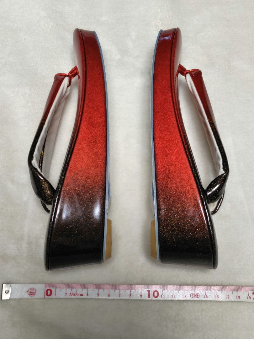 【新品未使用品】 成人式、訪問着用和装バッグと 草履のセット（フリーサイズ）