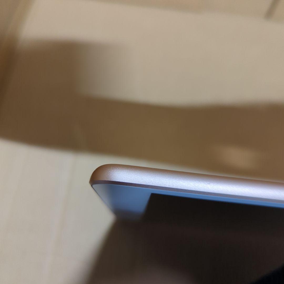 iPad 第8世代 128GB ゴールド Wi-Fiモデル
