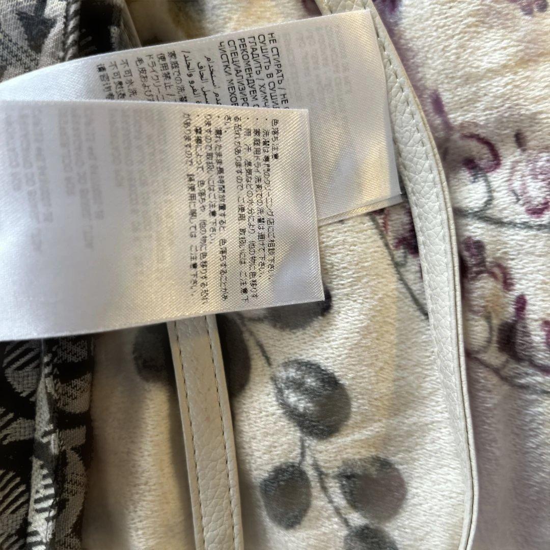 美品　フェラガモ幾何学模様 （ガンチーニ）タイトスカート ラム革ベルト風付き