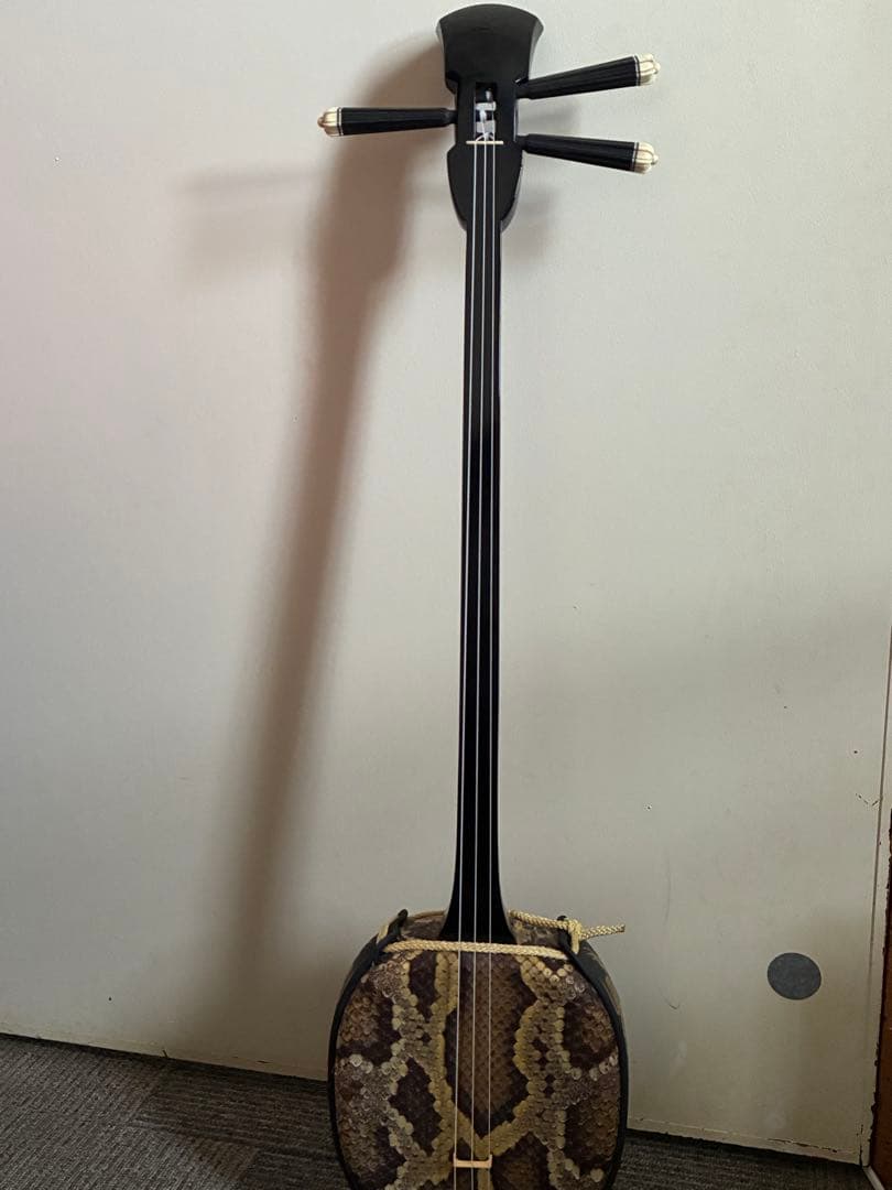 ヘビ皮三線 3弦 黒