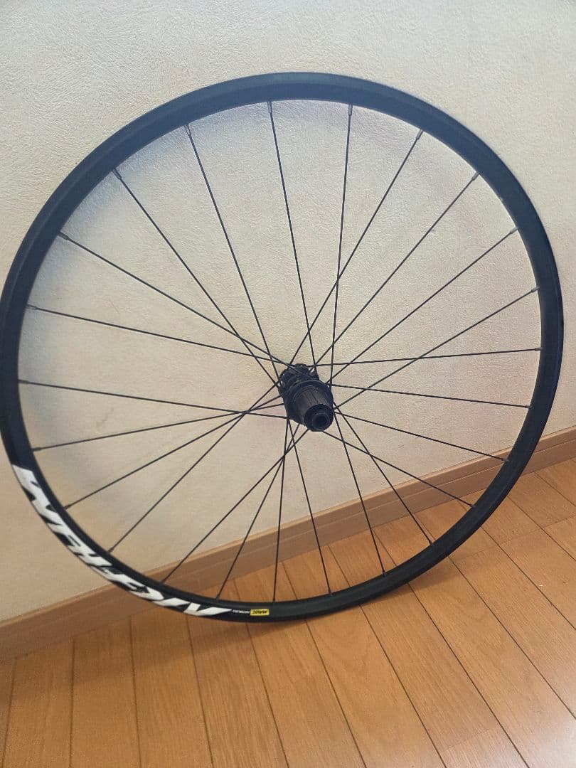 Mavic Aksium 700C disc クリンチャーホイール