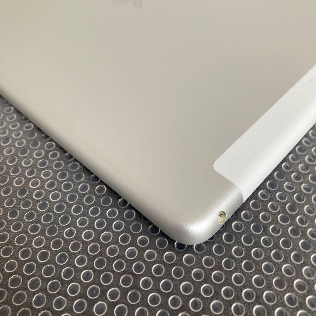 3782【早い者勝ち】外観美品☆iPad8 第8世代 32GB SIMフリー☆
