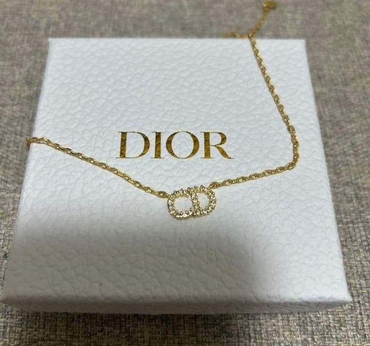 Dior ゴールド ネックレス ロゴデザイン ディオール　DIOR