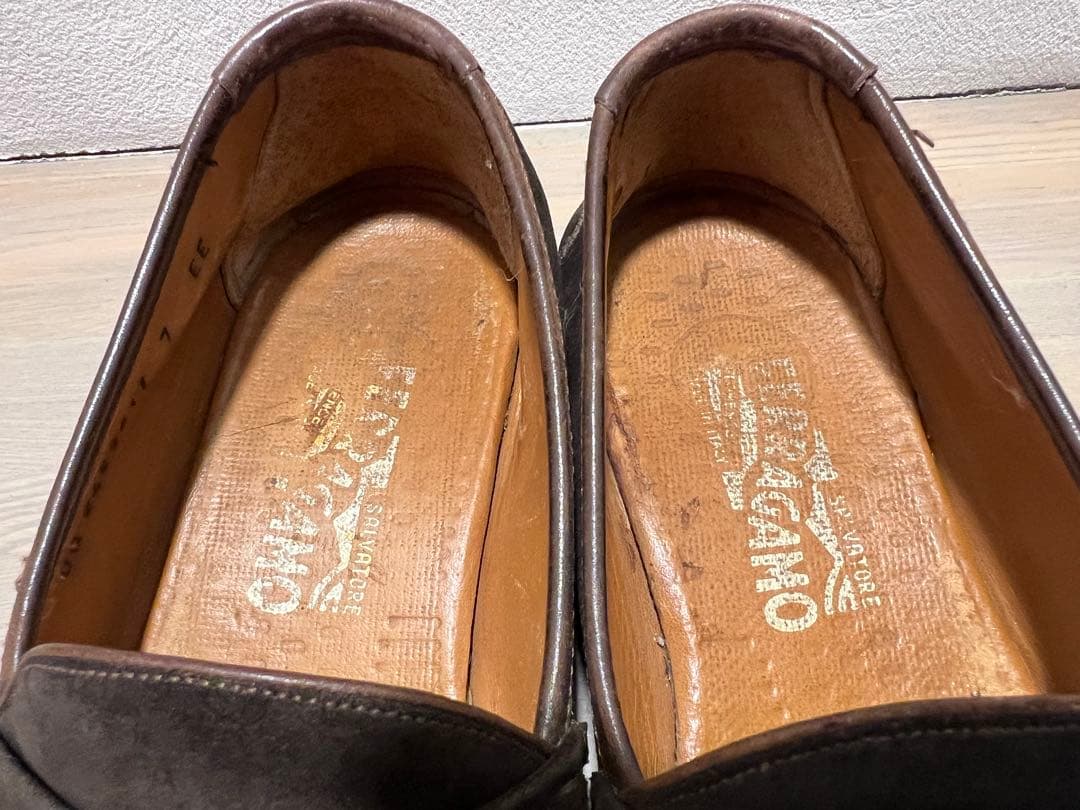 Ferragamo フェラガモ ダークブラウン スエード ローファー 7EE