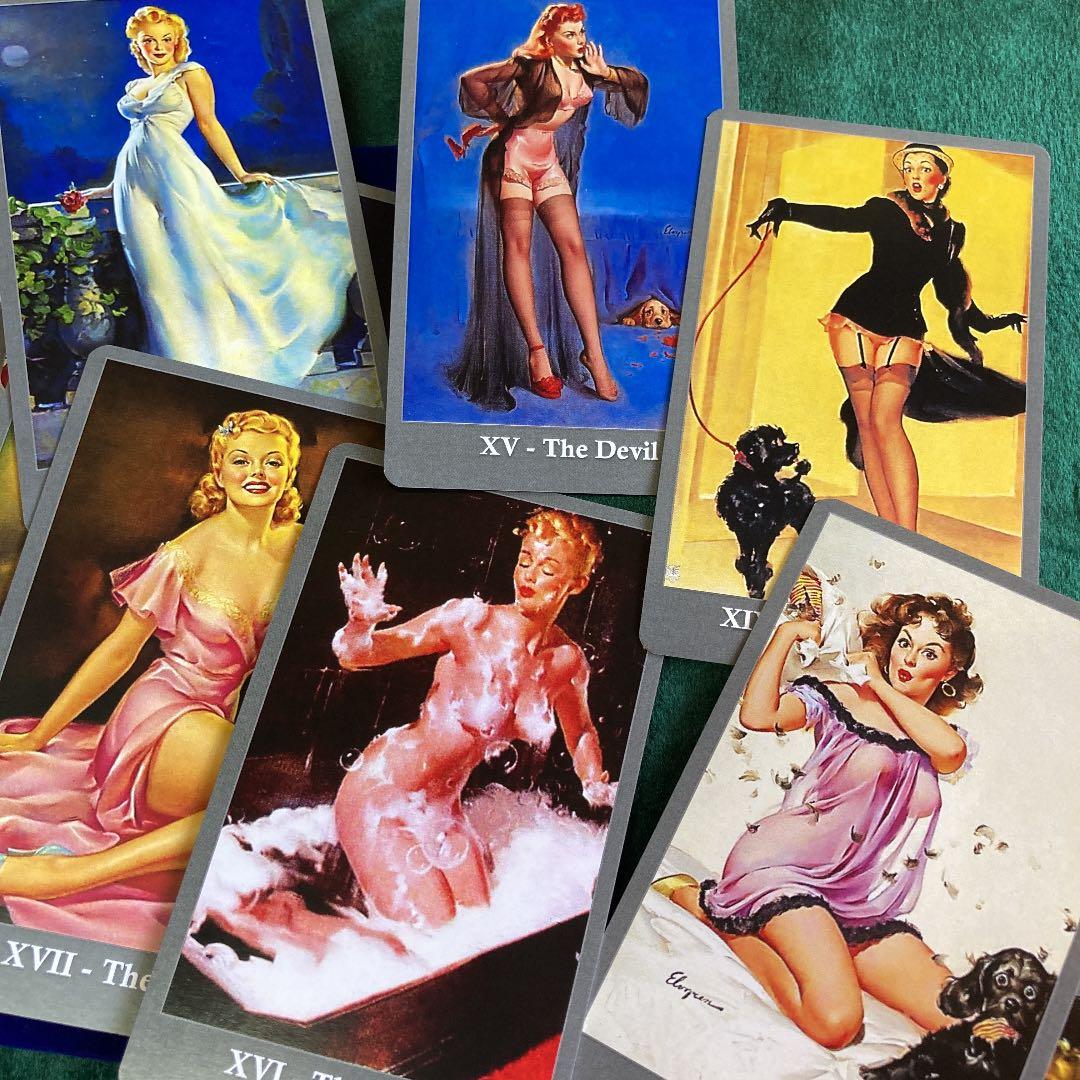 ピンナップガールズタロットカード
