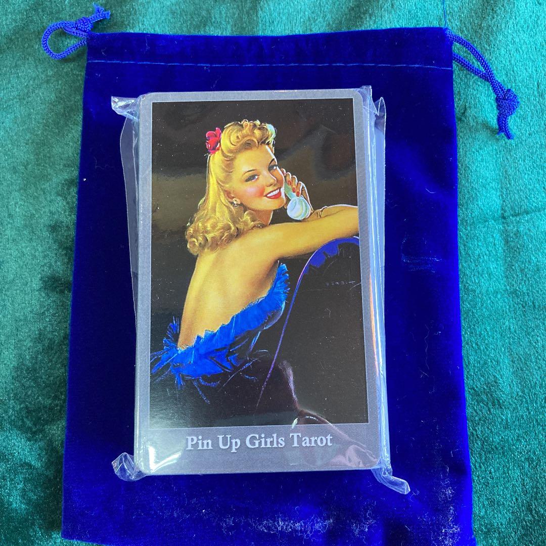ピンナップガールズタロットカード