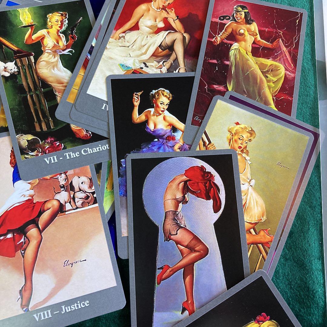 ピンナップガールズタロットカード