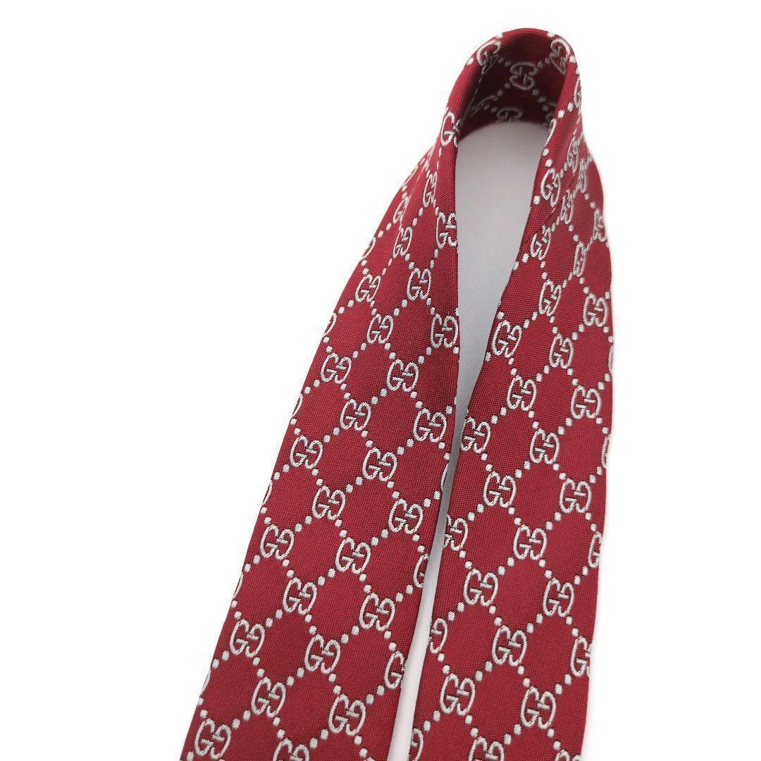 【美品】グッチ ネクタイ レッド シルバー GGチェーン柄 ジャガード 光沢