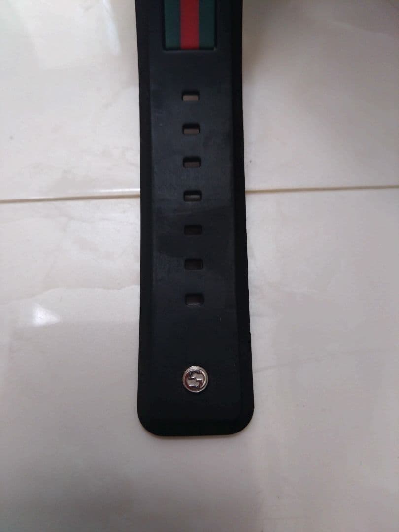 GUCCI ラバー ベルト 時計　SYNC YA137116