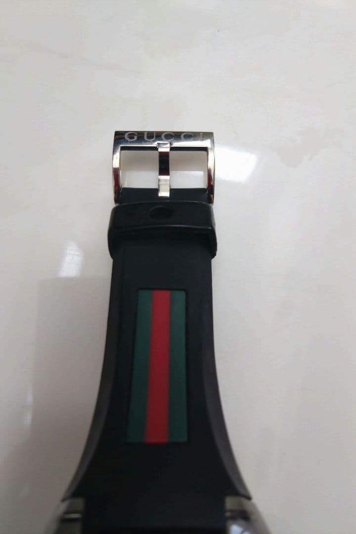 GUCCI ラバー ベルト 時計　SYNC YA137116