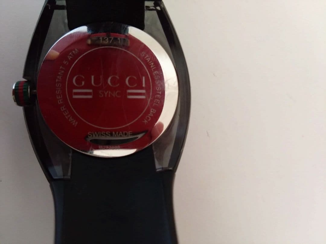 GUCCI ラバー ベルト 時計　SYNC YA137116