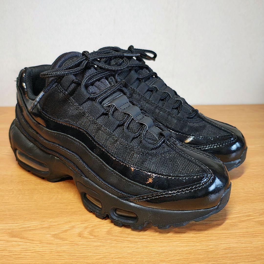 美品 大人気 NIKE AIR MAX 95 \"ALL BLACK\" W23.5