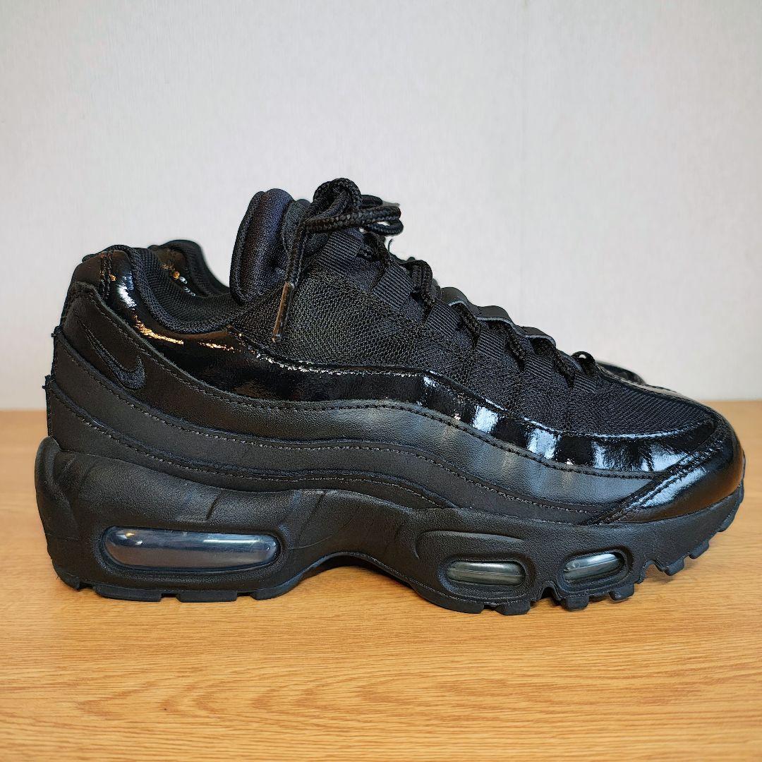 美品 大人気 NIKE AIR MAX 95 \"ALL BLACK\" W23.5