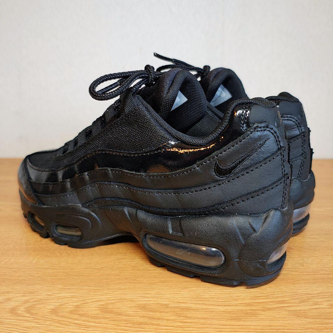 美品 大人気 NIKE AIR MAX 95 \"ALL BLACK\" W23.5