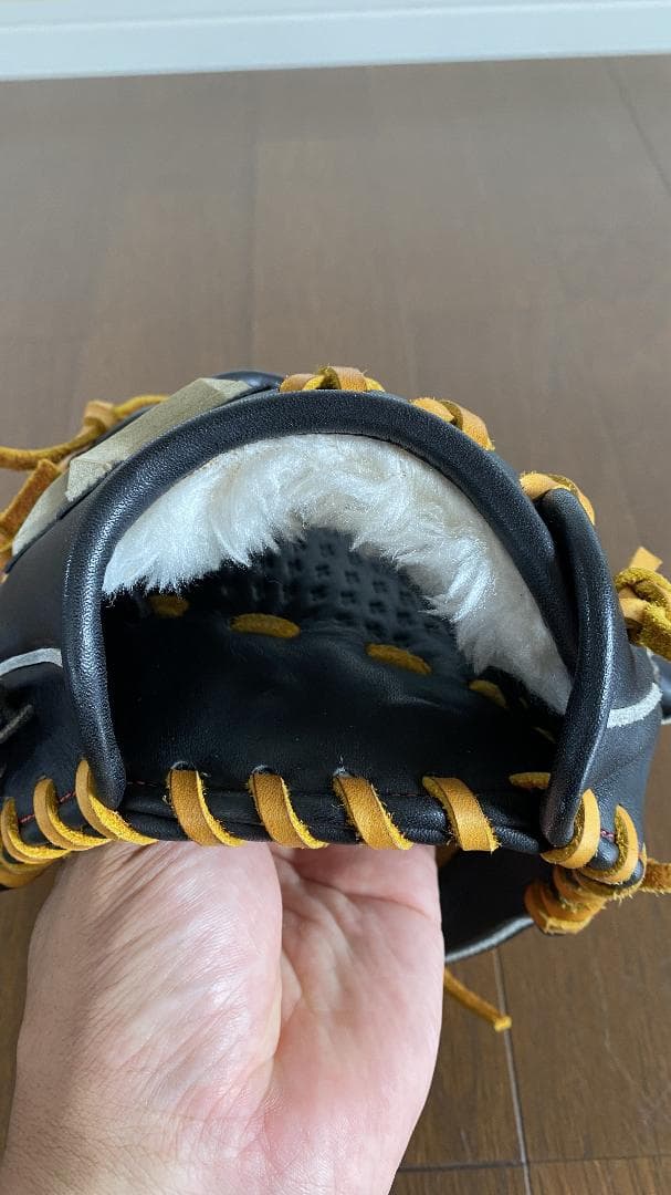 グローバルエリート　ゴールデンエイジ外野用（軟式）　左投げ