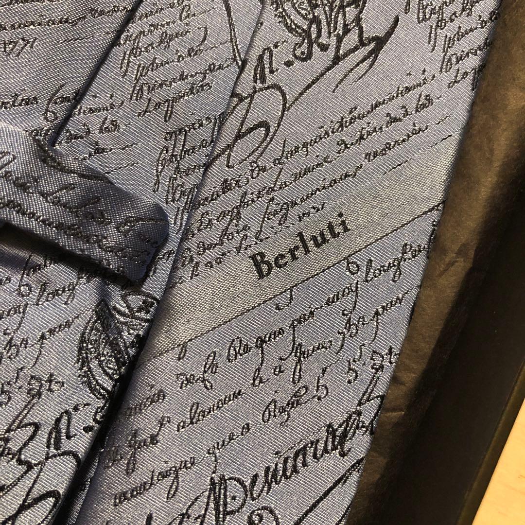 1月4日まで値下げ Berluti ベルルッティ カリグラフィー ネクタイ 青系