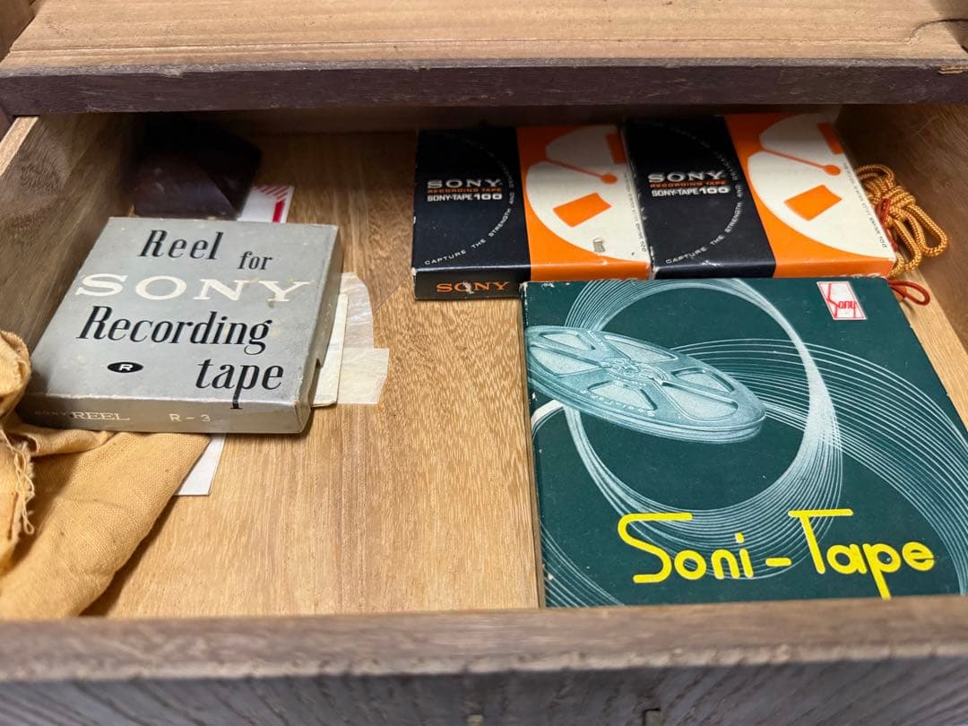 u*9様 70年前の美しい木目のヴィンテージ箪笥（たんす）　三味線用　桐製