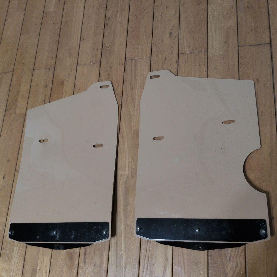 デリカD5後期型ランドリック　マッドフラップ