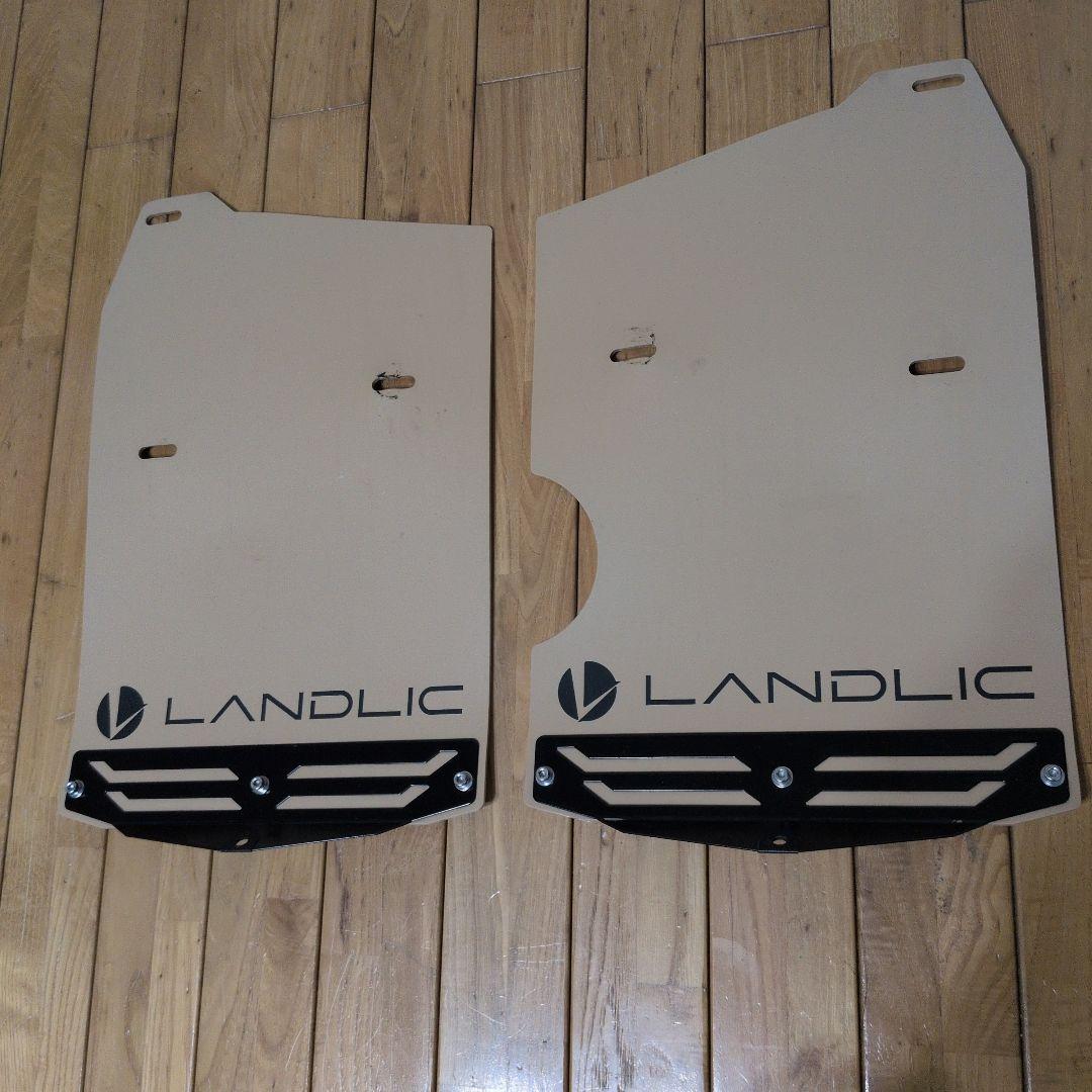 デリカD5後期型ランドリック　マッドフラップ