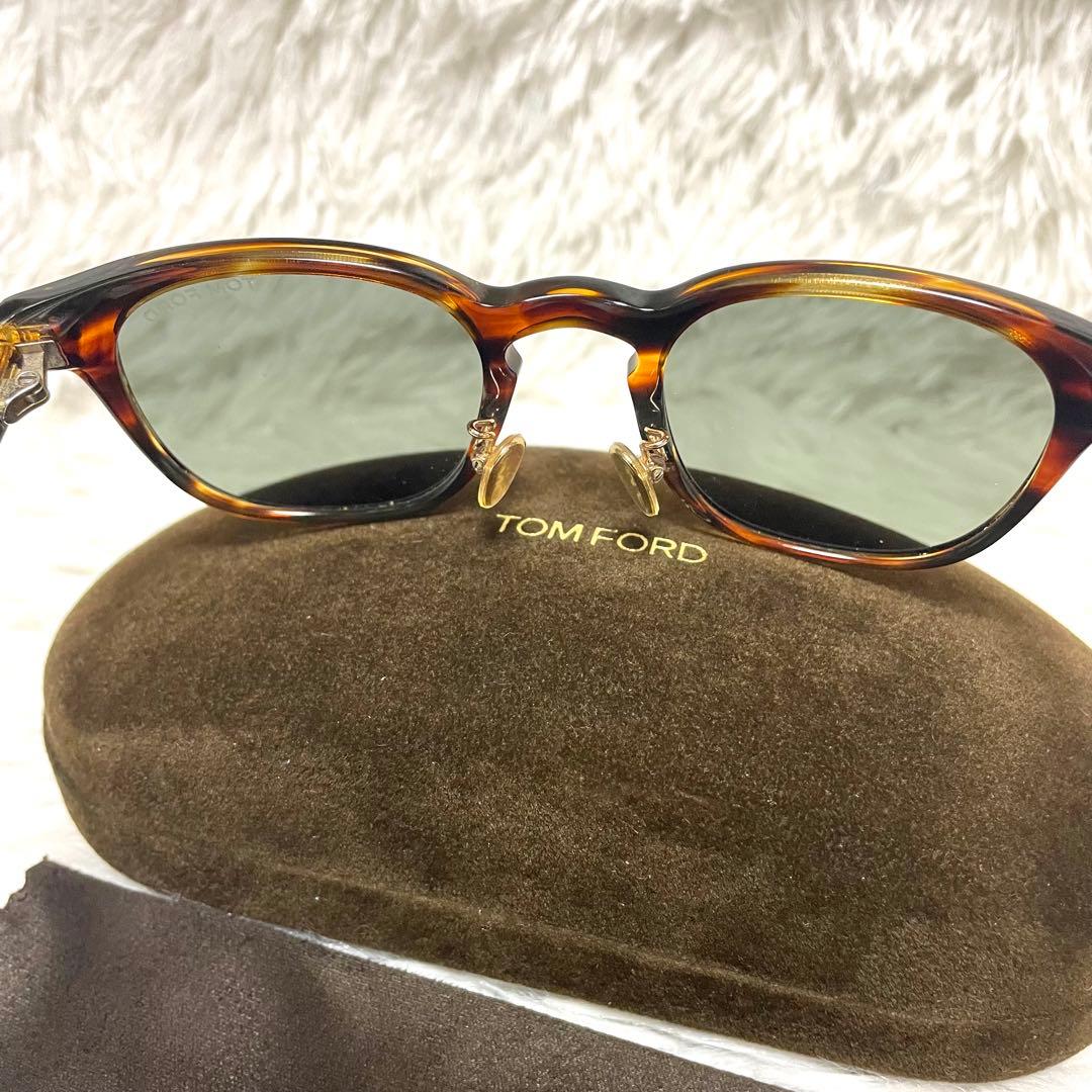 【極美品】トムフォード　サングラス TF876-D ウエリントンシェイプ