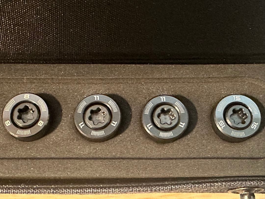 テーラーメイドTAS Qi35ドライバーウェイトキットセット+非売品キャップ