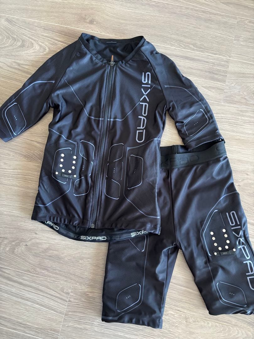 シックスパッドパワースーツ 上（Mサイズ）下（Mサイズ）メンズ