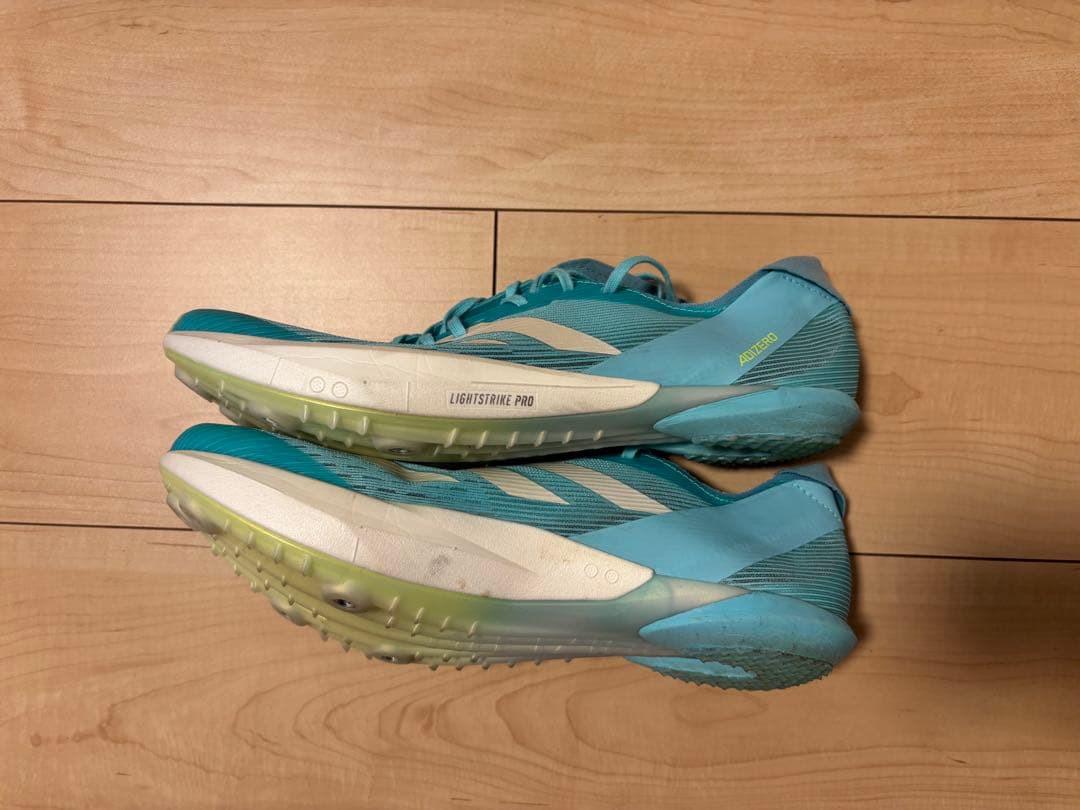 アディゼロ　アンビション28.0センチ