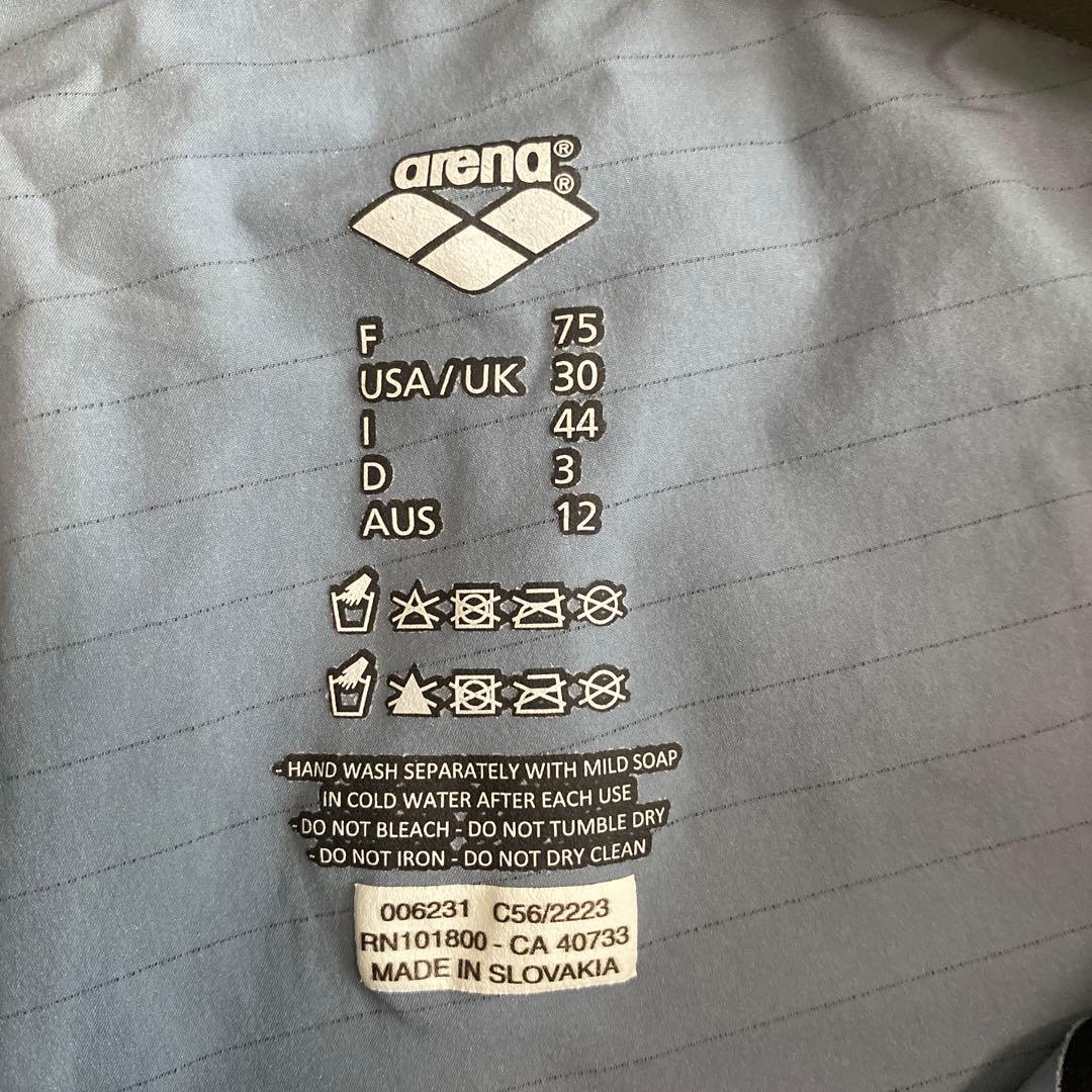 arena 黒 競泳水着