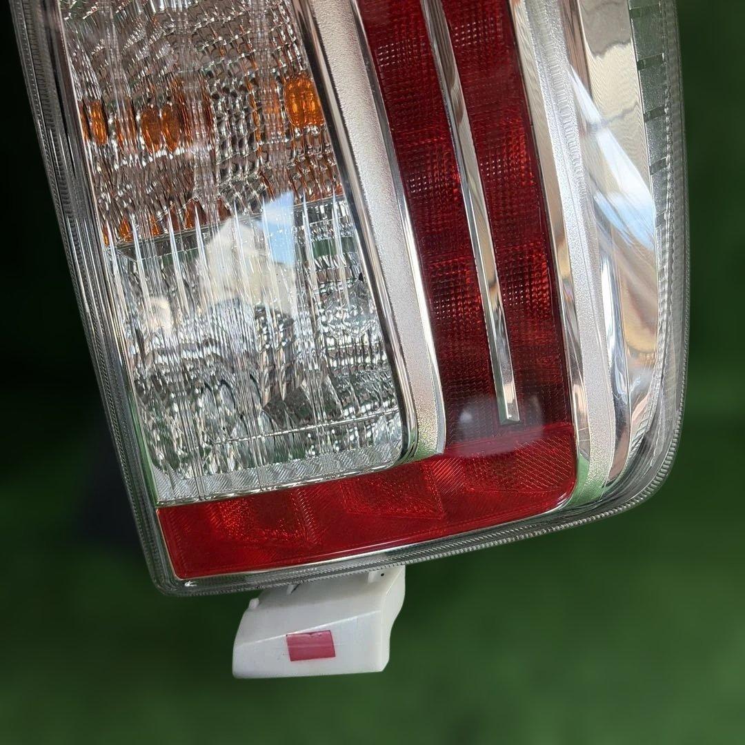 トヨタ純正 プリウス 30系 ZVW30 テールランプセット 左右