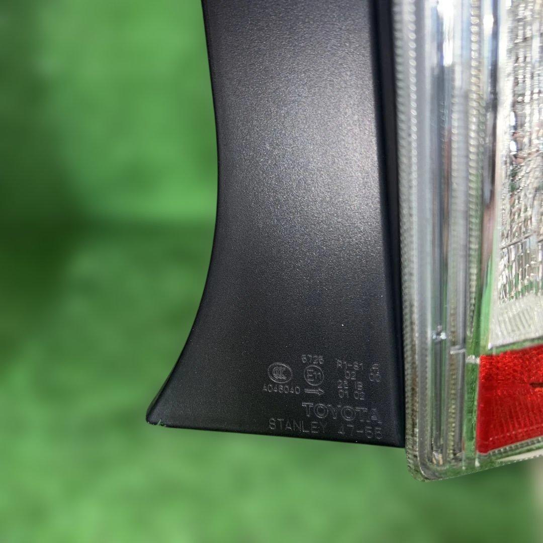 トヨタ純正 プリウス 30系 ZVW30 テールランプセット 左右