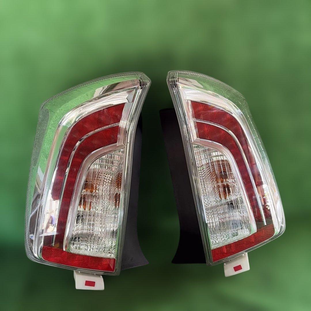 トヨタ純正 プリウス 30系 ZVW30 テールランプセット 左右