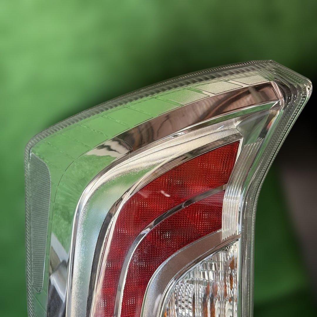 トヨタ純正 プリウス 30系 ZVW30 テールランプセット 左右