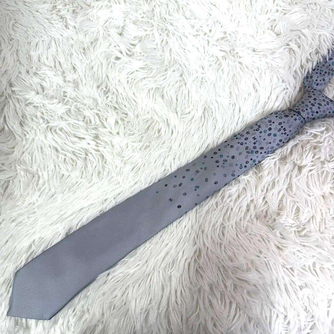 エルメス HERMES シルクツイルタイ カンカイユリ・シャッフル ブルー系