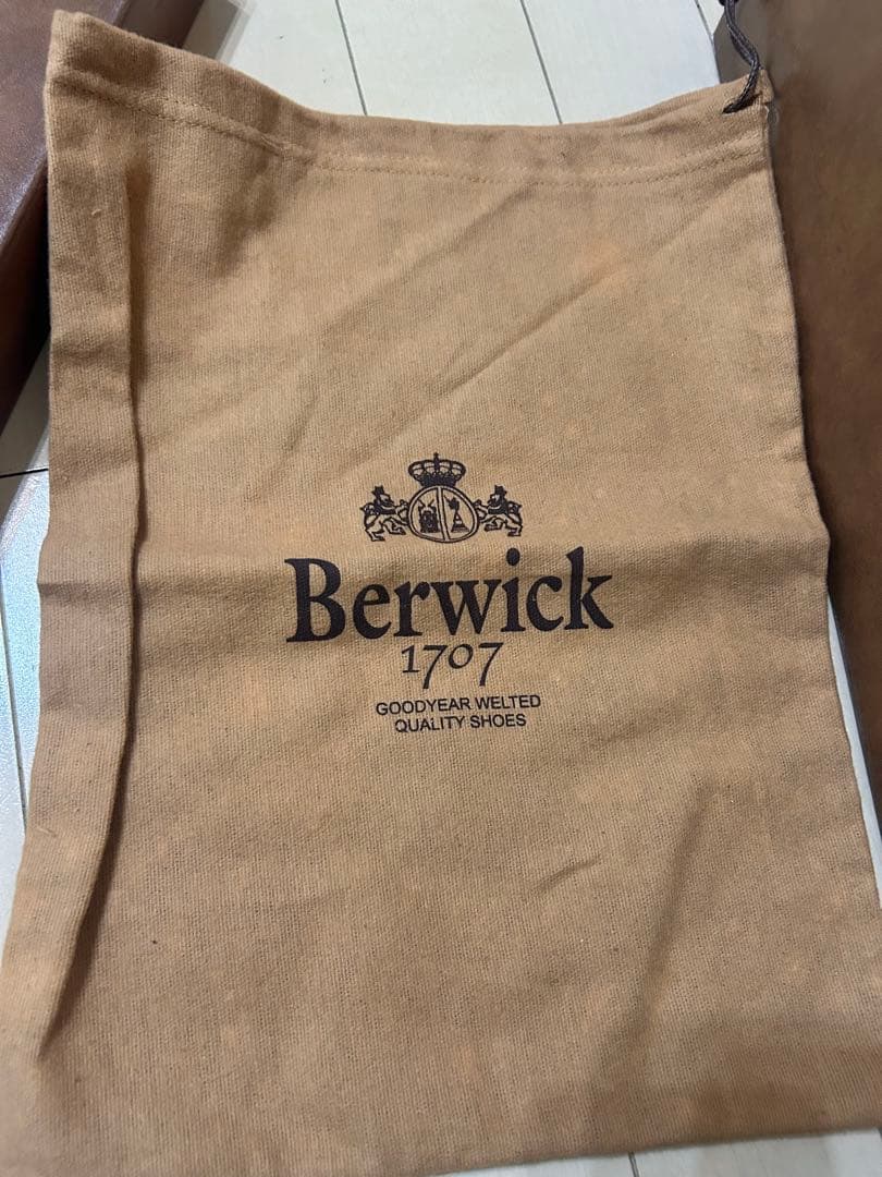 【美品】バーウィック　タッセルローファー　スウェード　サイズ8 1/2