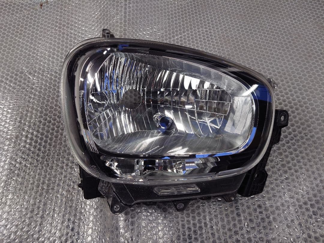 HA37S　スズキアルト　右側　ヘッドライト　ハロゲン仕様　レンズキズあり