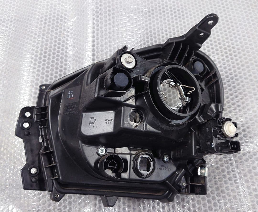 HA37S　スズキアルト　右側　ヘッドライト　ハロゲン仕様　レンズキズあり