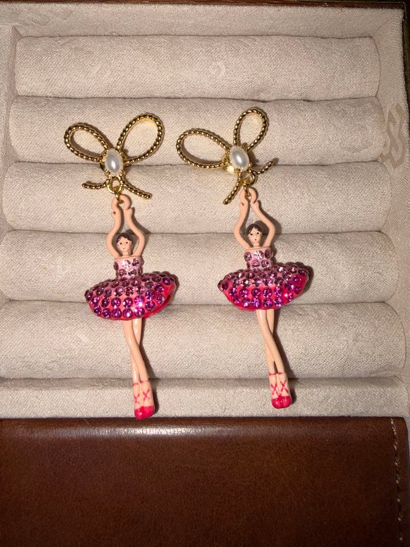 Les Néréides レネレイド バレリーナ ピアス