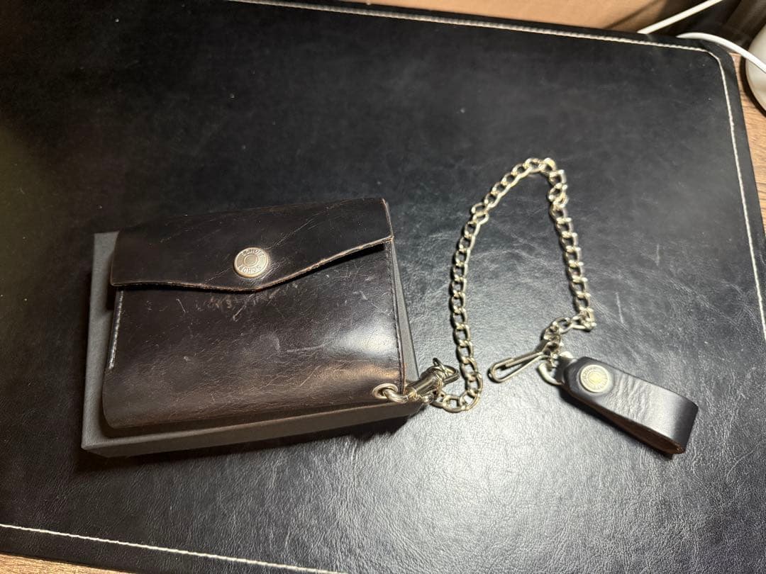 Schott ブラック レザー 二つ折り財布　ウォレットチェーン付き