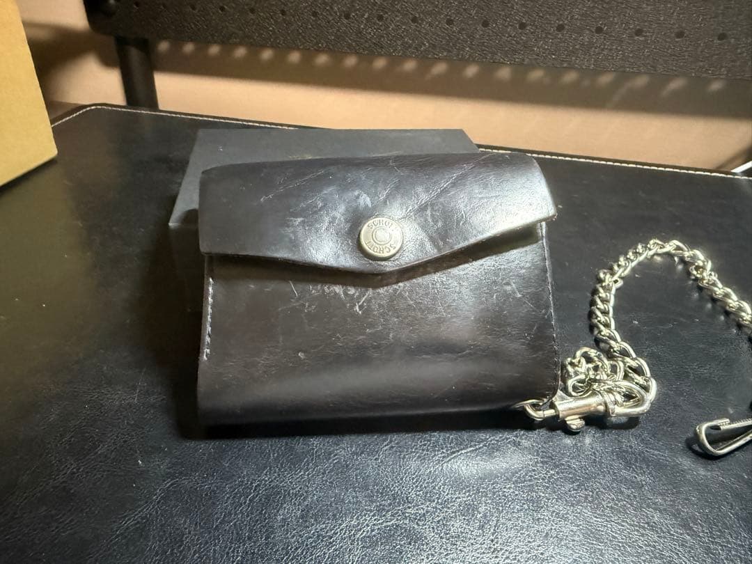 Schott ブラック レザー 二つ折り財布　ウォレットチェーン付き