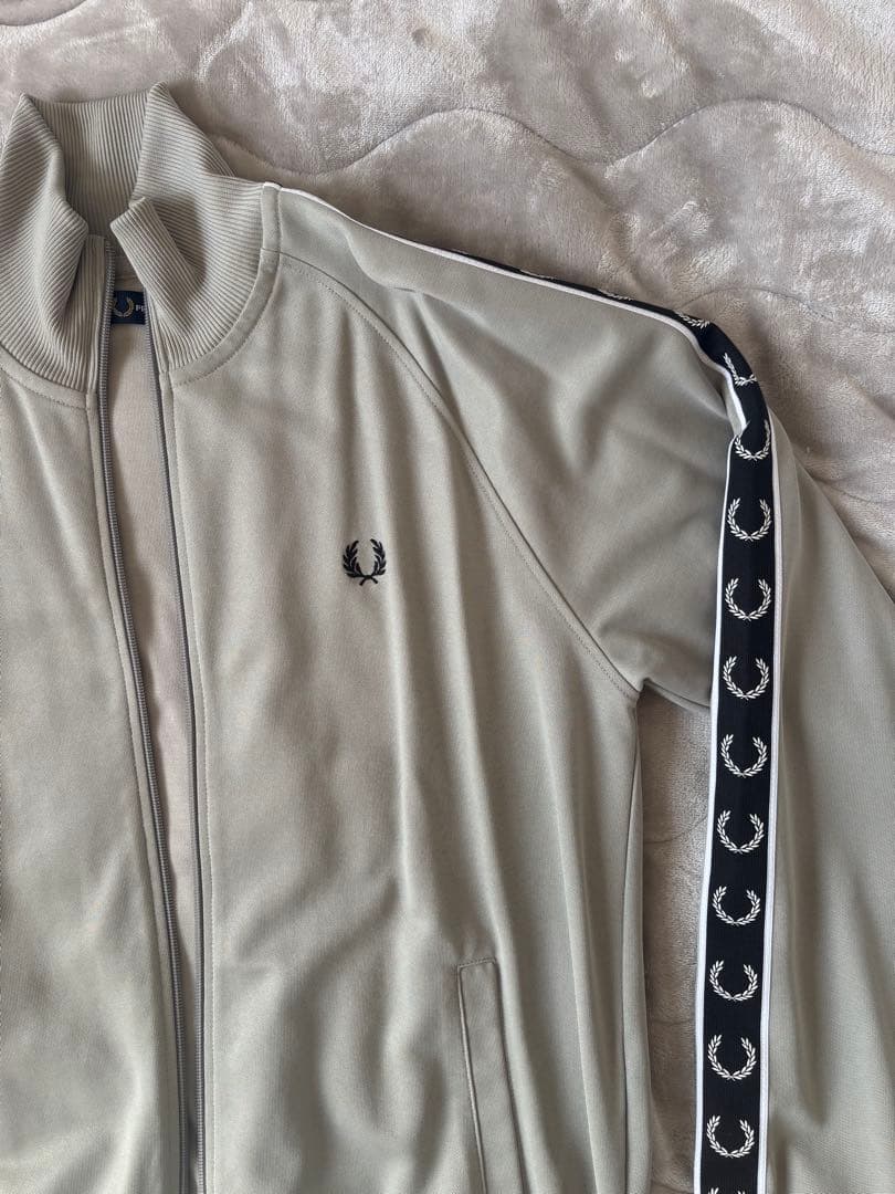FRED PERRYトラックジャケット