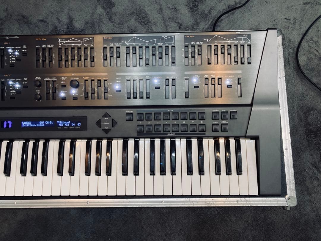 Roland JD-800 シンセサイザー メンテナンス済 ハードケース付き