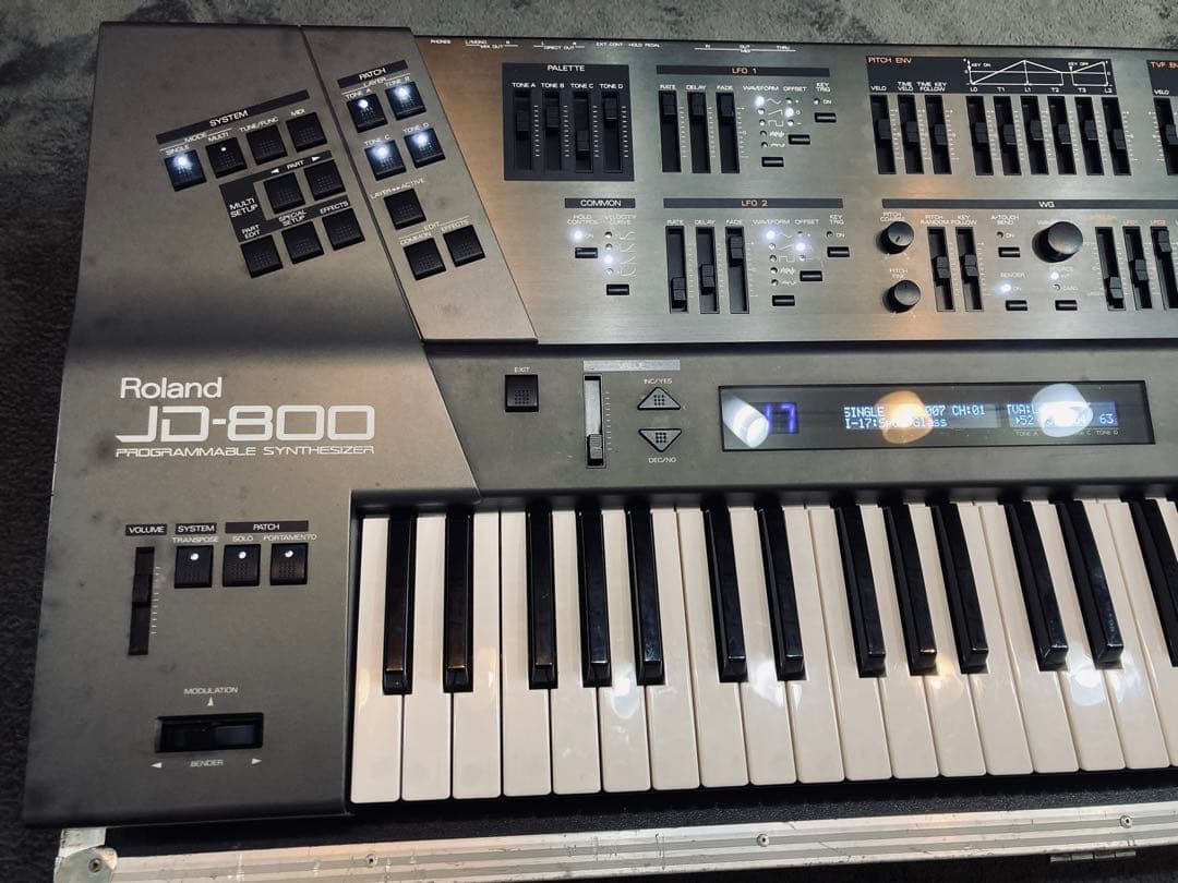 Roland JD-800 シンセサイザー メンテナンス済 ハードケース付き