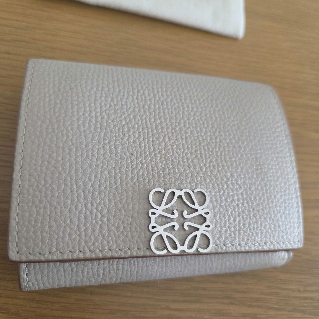 LOEWE 三つ折り財布 ライトグレー