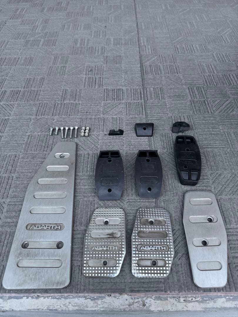 アバルト アルミペダルセット&フットプレート