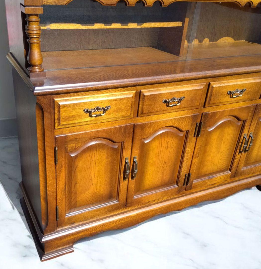 北川知加子　クラシカルアンティーク調　食器棚　カップボード